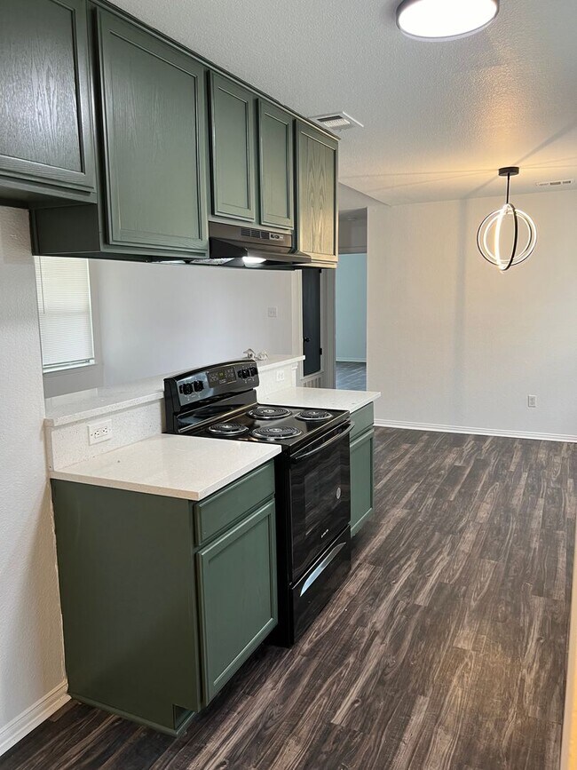 Building Photo - BRICK HOME MARYS CREEK ESTATES MINUTES TO ...