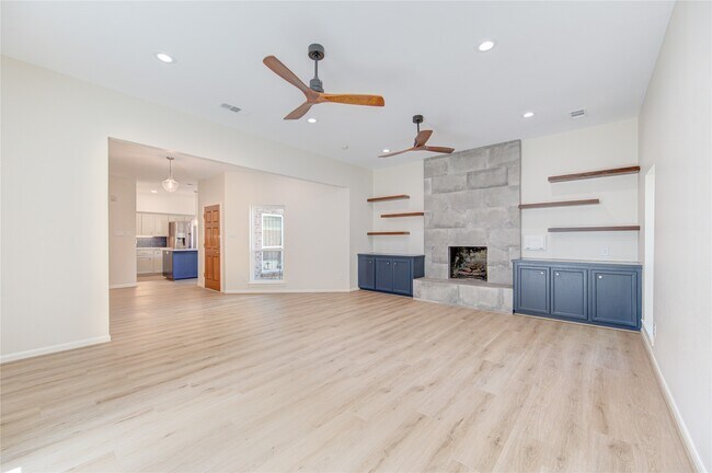 Building Photo - 14207 Stokesmount Dr