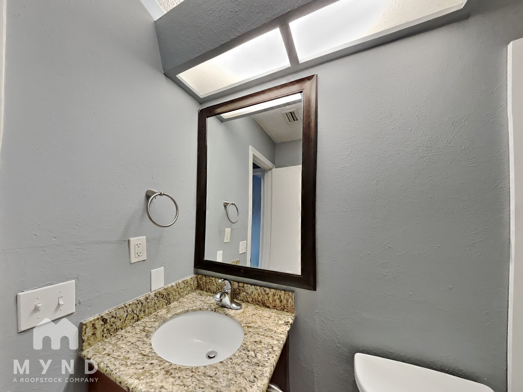 Building Photo - 11903 Garden Terrace Dr