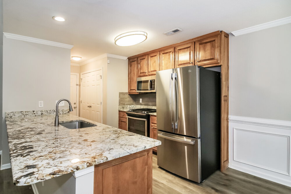 Building Photo - 224 Greenview Dr