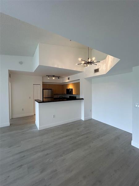 Building Photo - 8020 N Nob Hill Rd