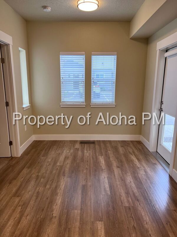 Building Photo - 3558 E Grand Forest Dr