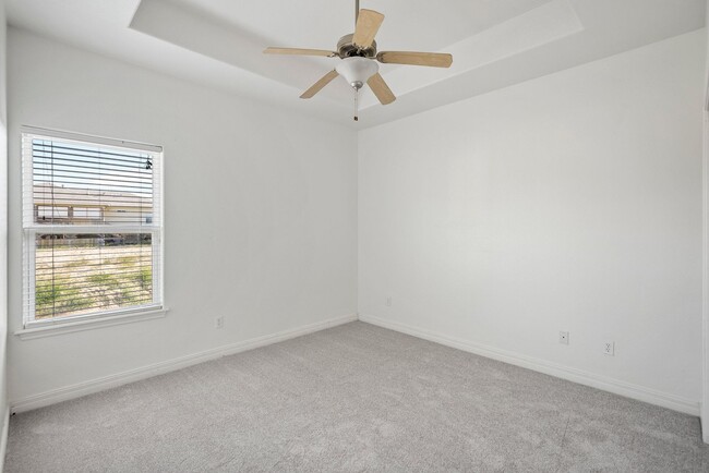 Building Photo - New Rental!!