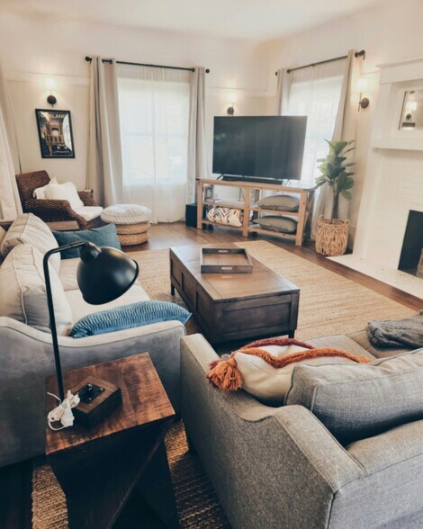 Living room - 459 Boulevard Way