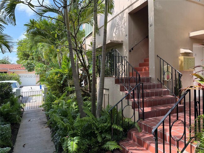Building Photo - 42 Almeria Ave