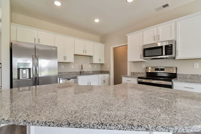 Building Photo - Now Leasing a 4-bedroom 2.5 bath home in W...