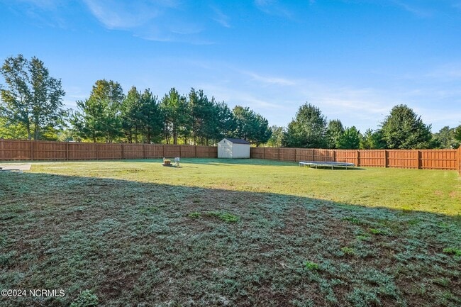 Building Photo - 501 Daylily Ct