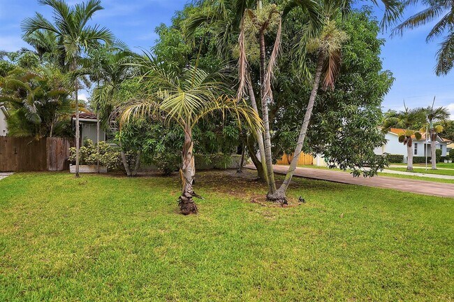 Building Photo - North 31st Avenue, Hollywood, FL 33021 - 3 BR 2 BA house