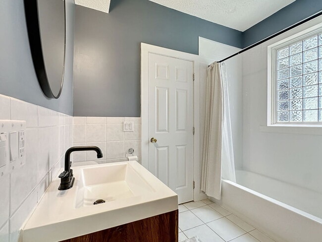 Building Photo - 4101 38th Ave S