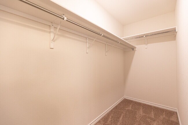 Building Photo - 2418 Bart Cv