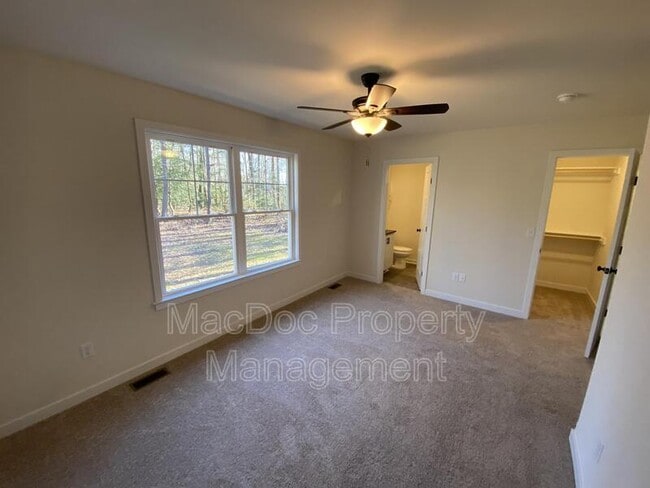 Building Photo - 170 Forest Grove Rd
