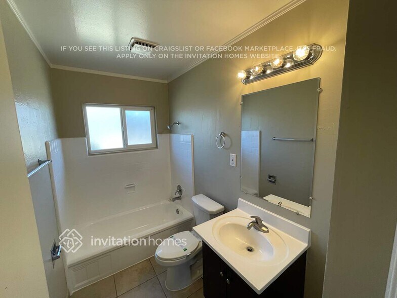 Building Photo - 3354 Horseshoe Dr