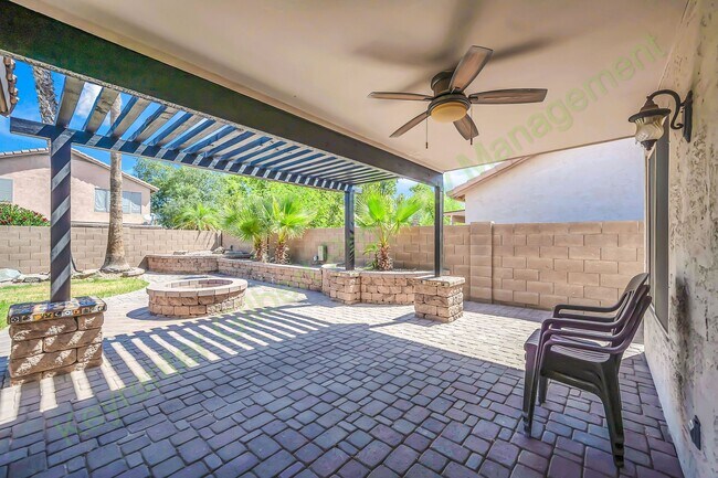 Building Photo - 1284 W Kingbird Dr