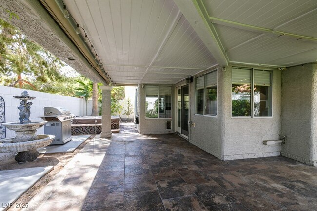 Building Photo - 9201 Buckhaven Dr