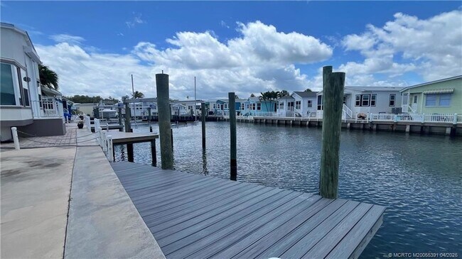 Building Photo - 10701 S Ocean Dr