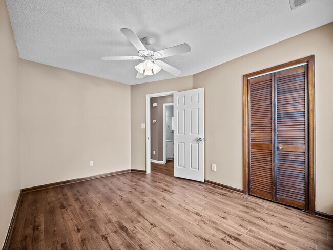 Building Photo - Welcome to Springdale Acres!