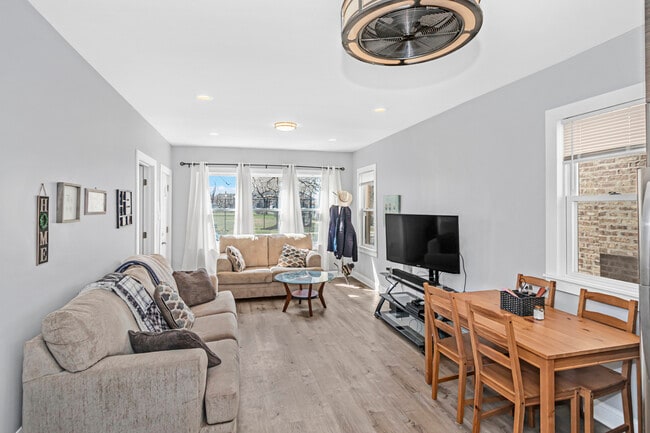 Building Photo - 9105 S Racine Ave