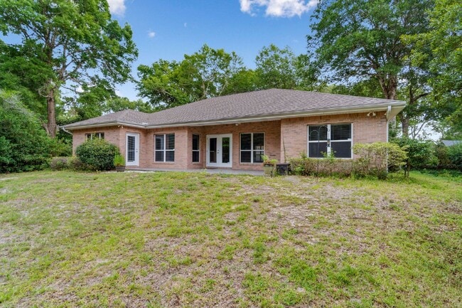 Building Photo - 4301 Hidden Lakes Dr