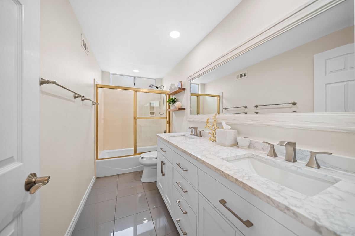 Building Photo - 27752 Agate Canyon Dr