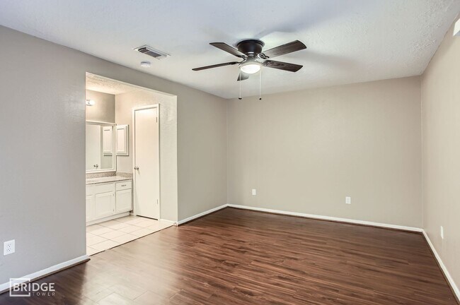 Building Photo - 5607 Circlegate Dr