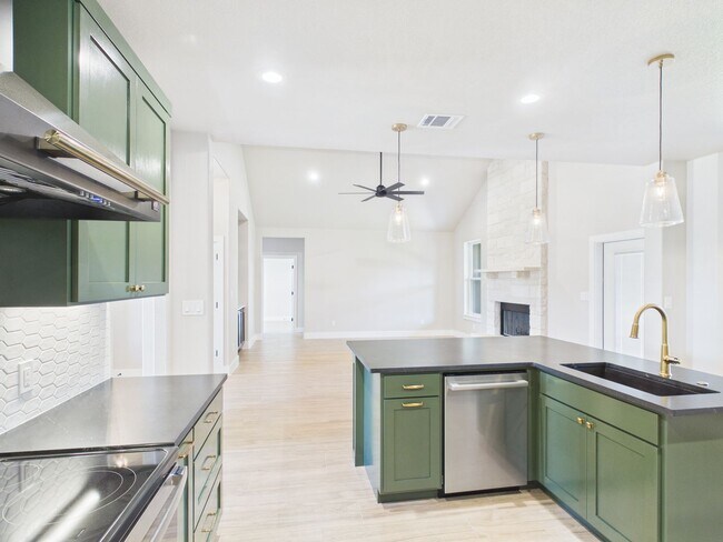 Building Photo - 110 Parlin Ln