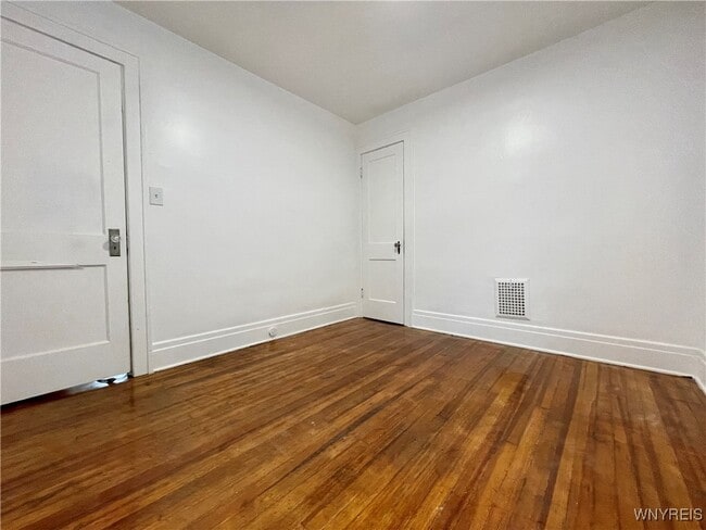 Building Photo - 434 23rd St