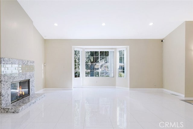 Building Photo - 2255 E Chevy Chase Dr