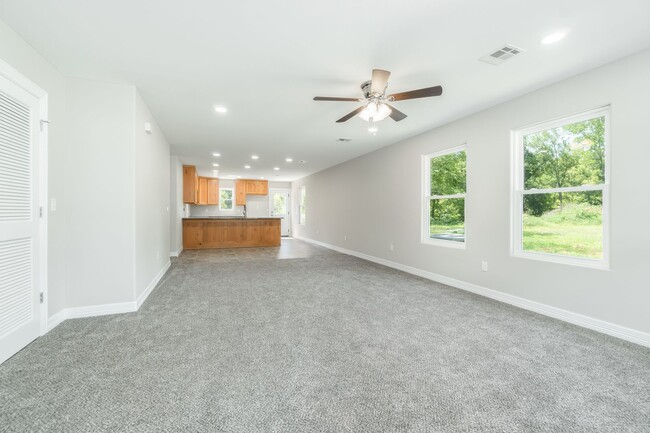 Building Photo - Newly Built Pineville Home!