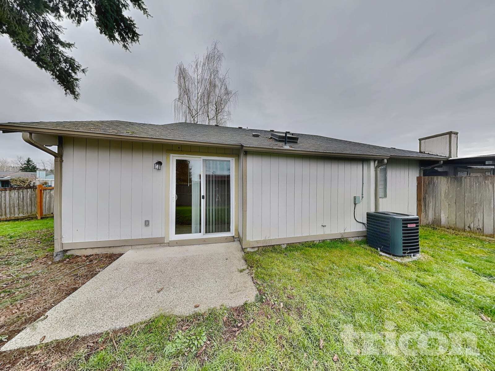 Building Photo - 1021 30th St NE