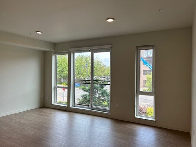 Building Photo - Roomy, 612 Square Foot, 1-Bedroom Home wit...