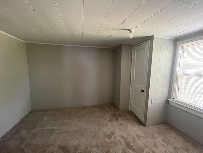 Building Photo - 735 NC-24, Cameron