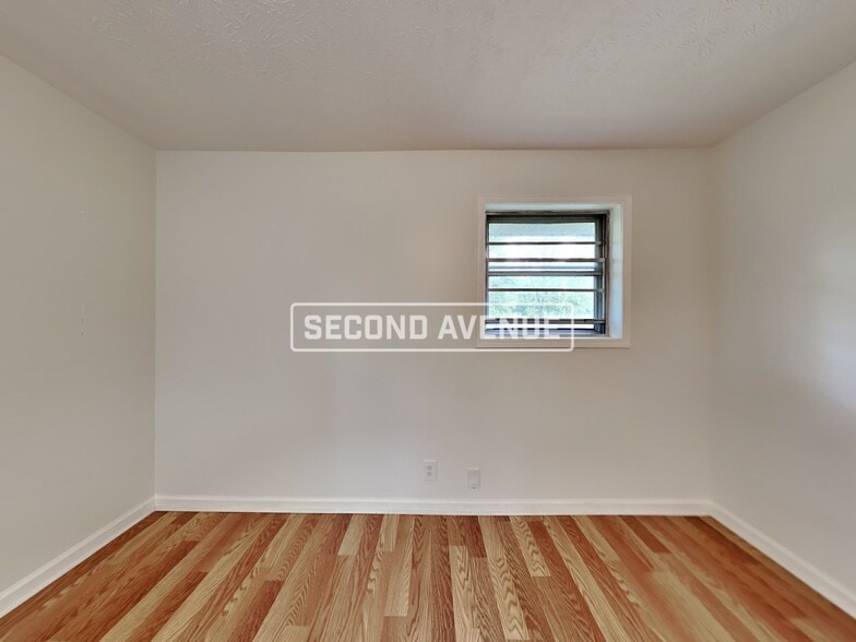 Building Photo - 1406 High Meadow Dr