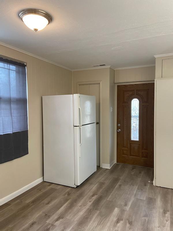 Building Photo - 3/1 Newly Remodeled Oak Ridge