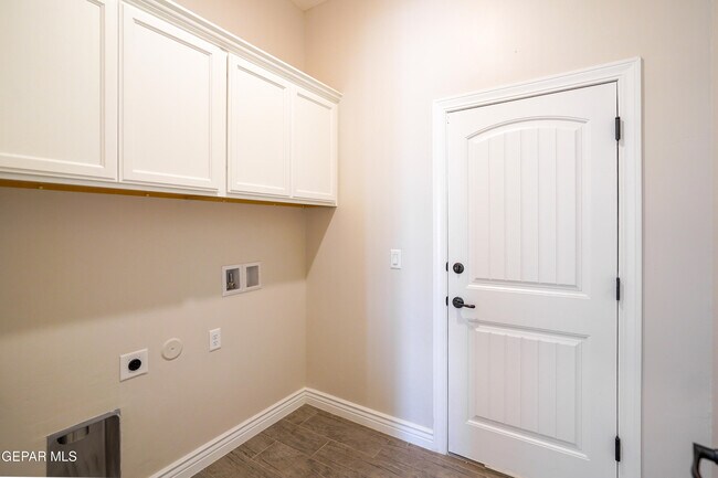 Building Photo - 13368 Emerald Glass Dr