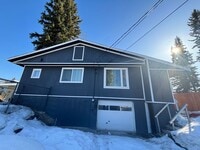 Building Photo - Haines 308