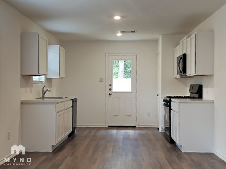 Building Photo - 17584 Rosewood Manor Ln