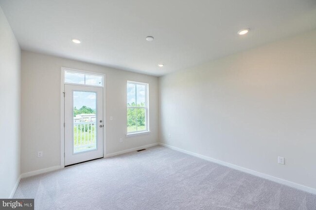 Building Photo - 713 Platinum Dr