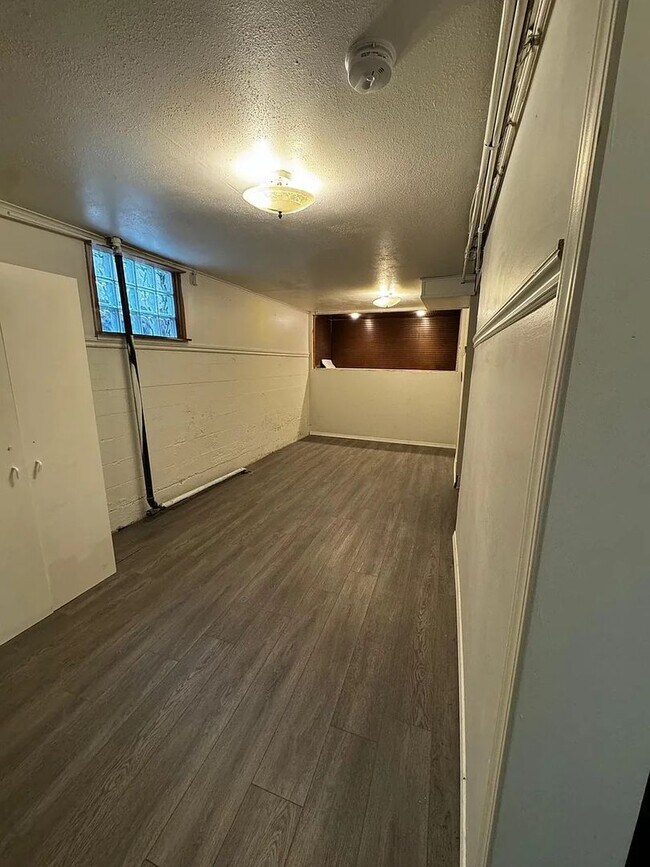 Building Photo - 9222 35th Ave SW