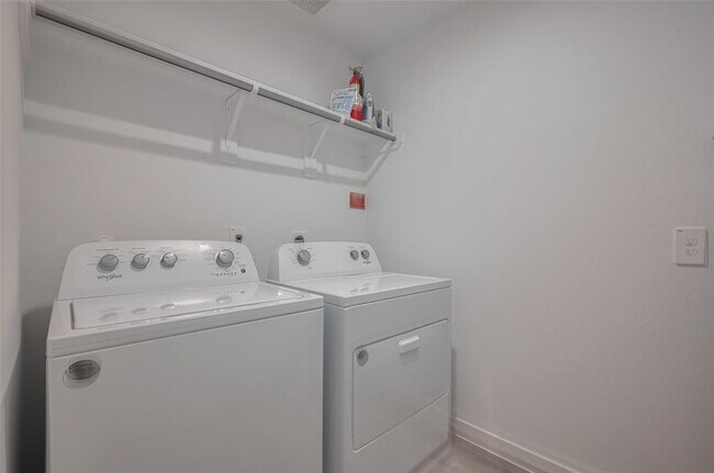 Building Photo - 3113 Crown Gate Dr
