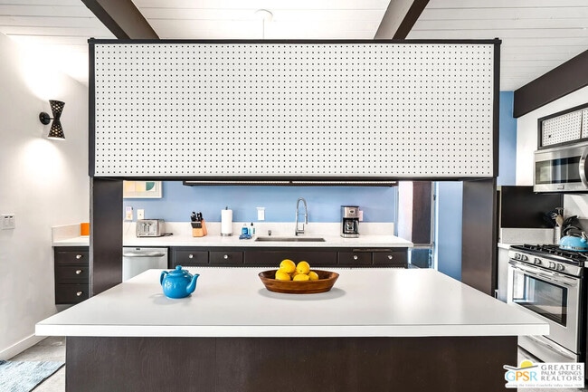 Building Photo - 400 E Glen Cir S