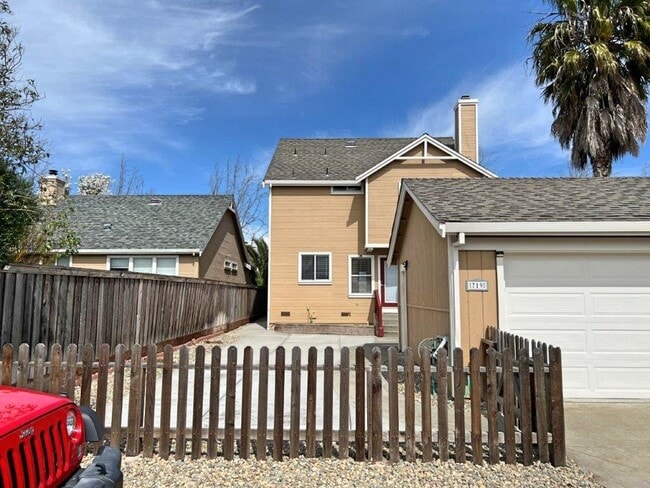 Building Photo - Modern 4 Bedroom 3 Bath Close to Marina Suisun City *Star Rentals