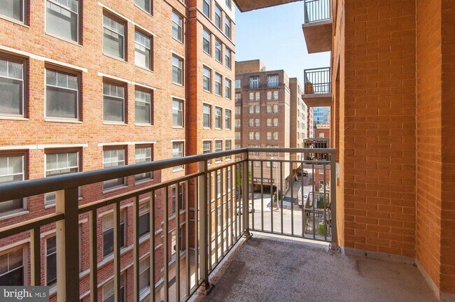 Building Photo - 2425 L St NW