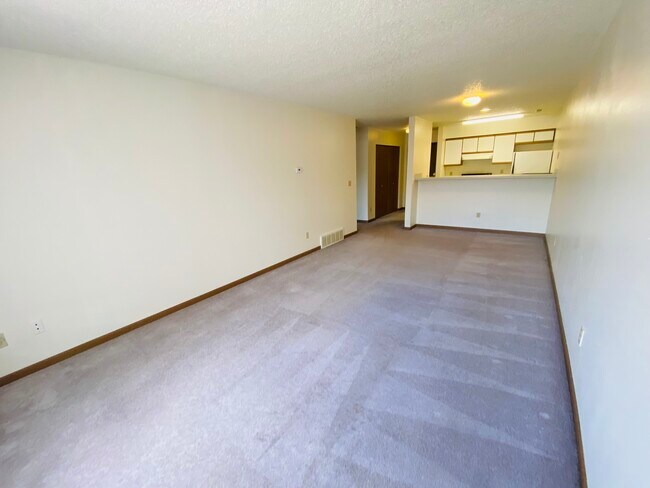 Building Photo - 365 Beaver Kreek Center