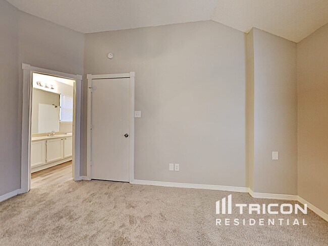 Building Photo - 815 Wyndham Pl