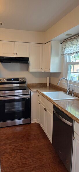 Building Photo - 349 Burdock Ct
