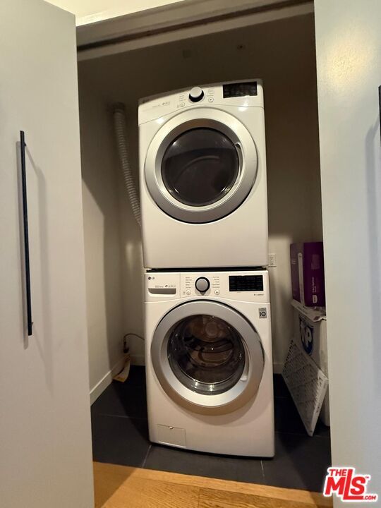 Building Photo - 532 W Elk Ave