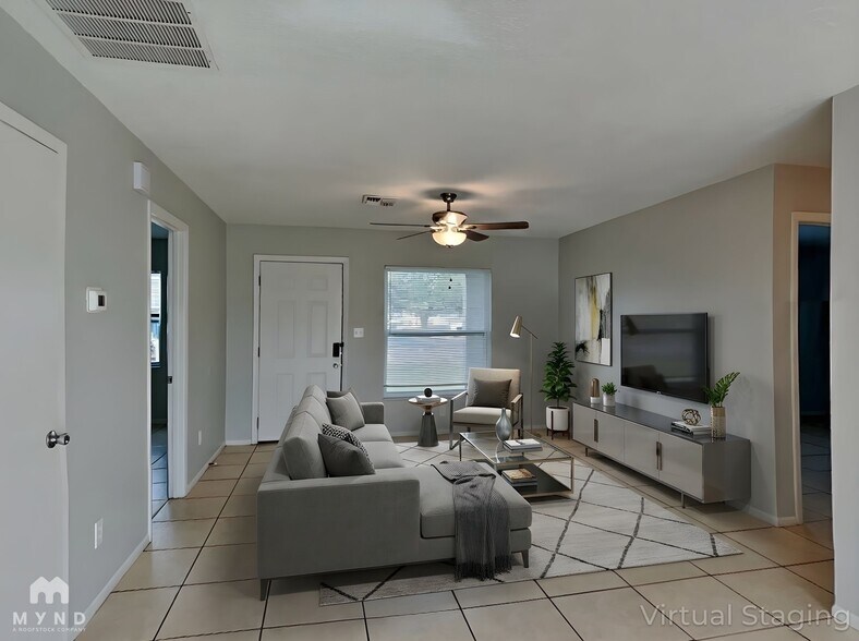 Building Photo - 628 Royal Palm Dr