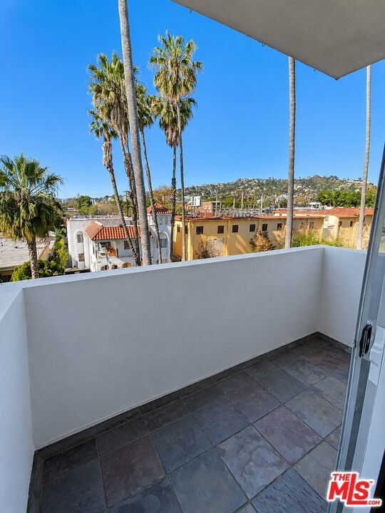 Building Photo - 1030 N Orange Grove Ave