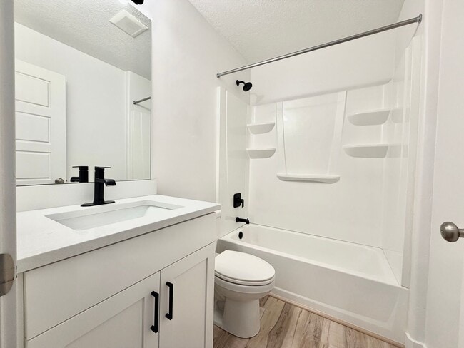 Building Photo - 3 Bed + 2.5 Bath Townhome w/ Garage, Storage & Dogs Allowed Near Jordan Landing