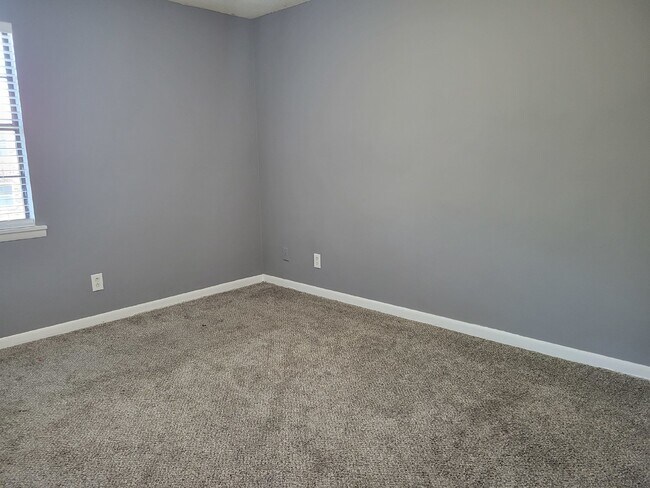 Building Photo - "Charming 2-Bedroom Haven on Glenn Street – Cozy Comfort Awaits in Decatur!"